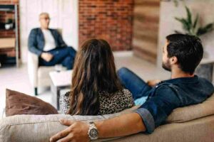 How Discernment Marriage Counseling Differs From Traditional Therapy?