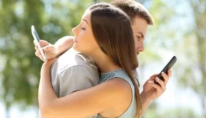 How Social Media Affects A Relationship?